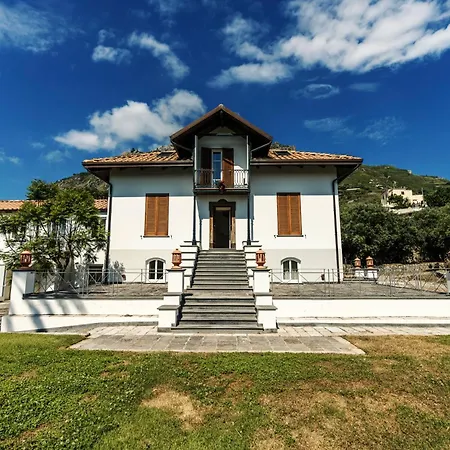 Курортный комплекс Tenuta Calitto Wine E Sant'Angelo (Isola d'Ischia)